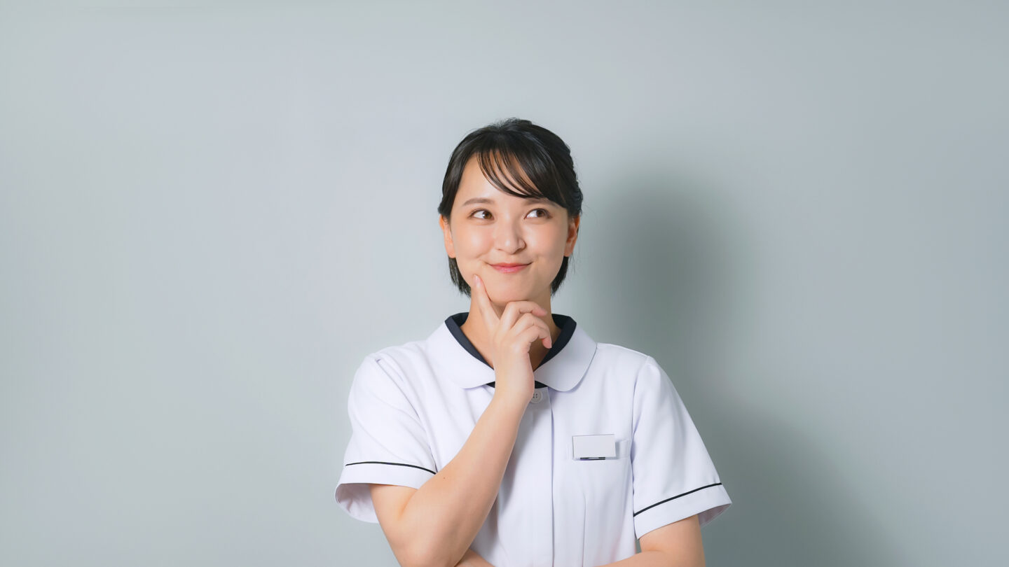 【徹底比較】病院とクリニックの看護師はどう違う？給料・仕事内容・向いている人を解説
