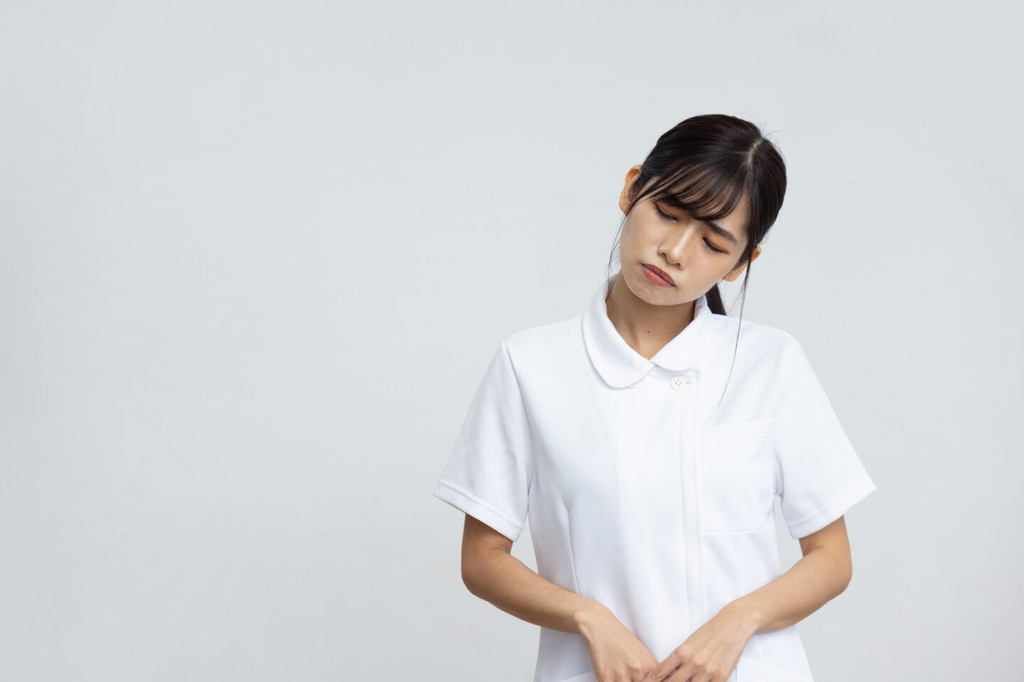看護師2年目の転職は厳しい？辞めたい理由と第二新卒の強み、成功の秘訣を徹底解説