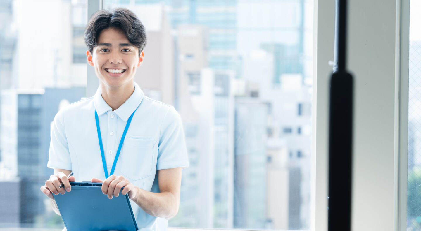 新人看護師の独り立ちの基準｜厚労省ガイドラインの到達目安と、遅れていると感じたときの確かめ方