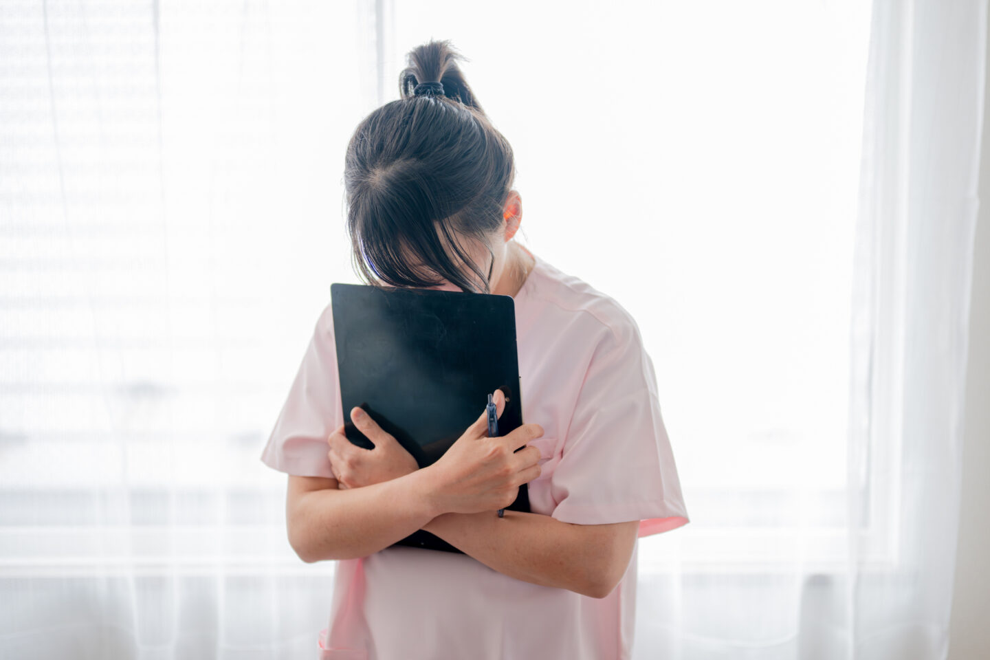 辞職と退職の違い｜退社・依願退職・離職との使い分けと、看護師が上司・書類・履歴書・面接で使う言葉