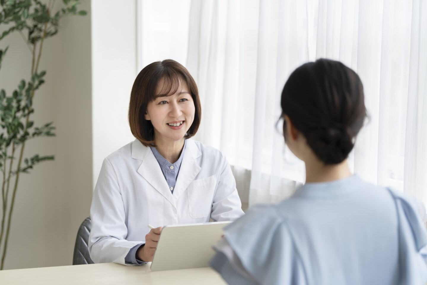 心療内科看護師の仕事内容とは？精神科との違いや労働環境・向いている人を徹底解説！