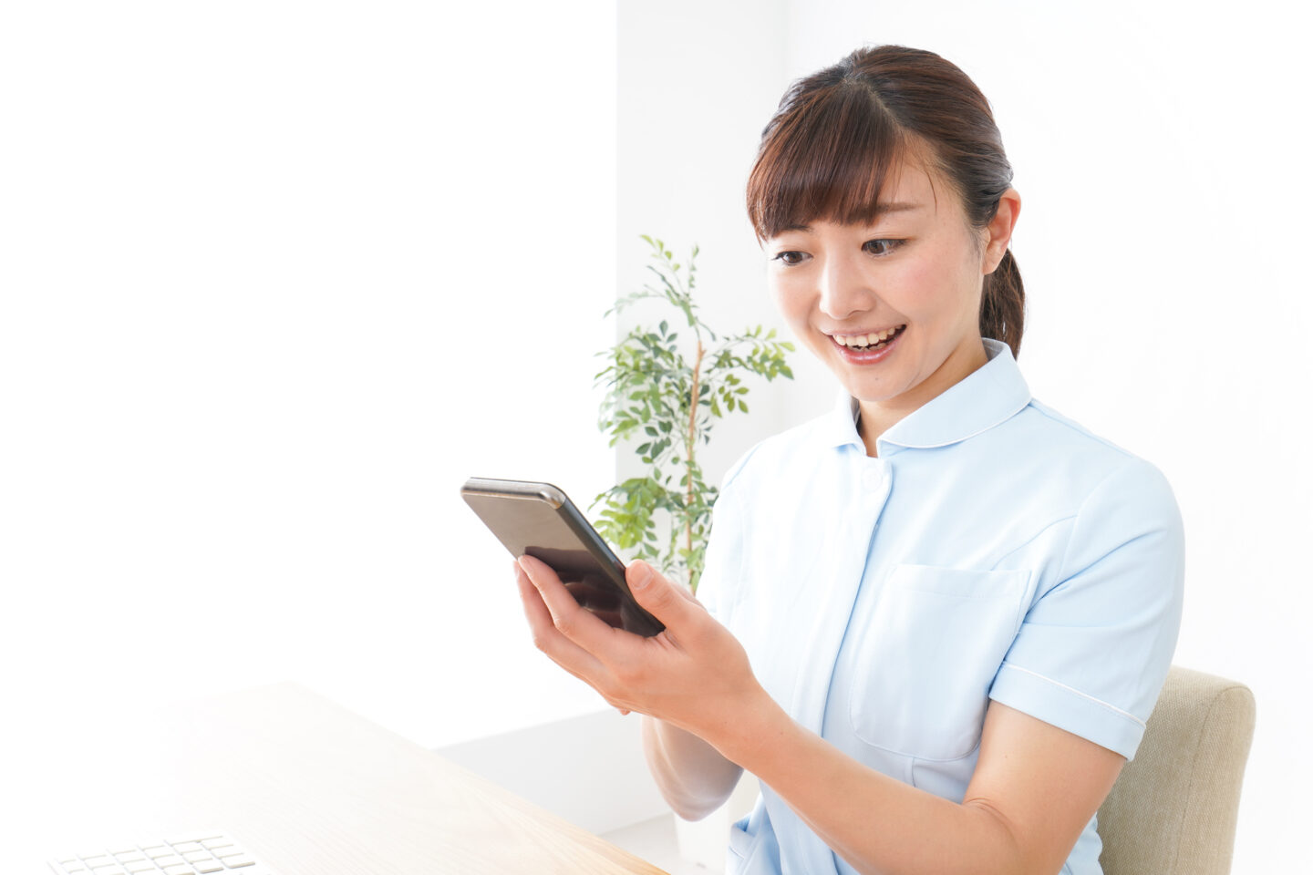 看護研究の目的の書き方｜背景・研究の問い・目標との違い、「明らかにする」で終わる型と例文、計画書で差し戻される目的の直し方