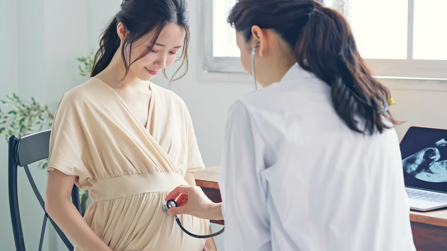 助産師と産婦人科医の違い｜できること・なるまでの年数・開業を比較し、進路を決める境界線判定表つき